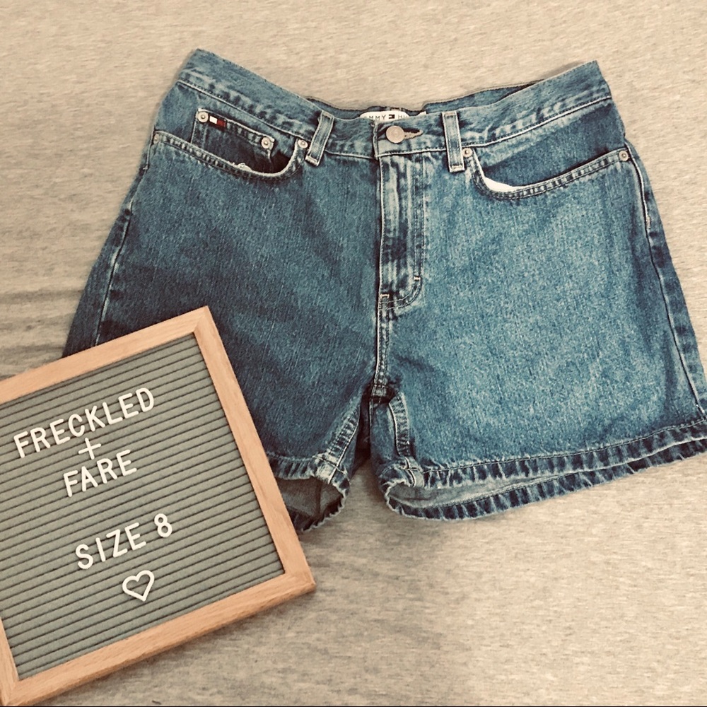 Tommy Hilfiger high waisted “mom jeans”